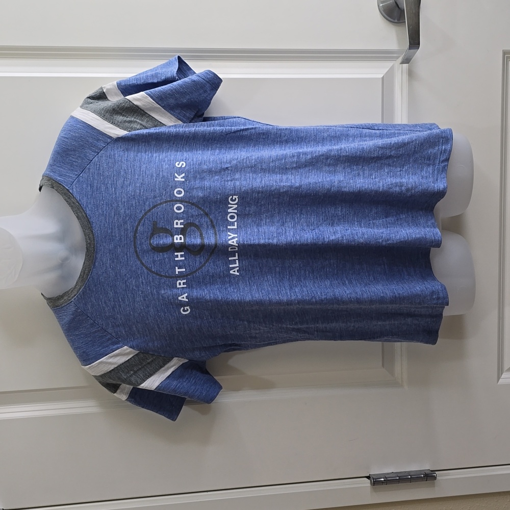 Garth Brooks ladies t-shirt Size Large